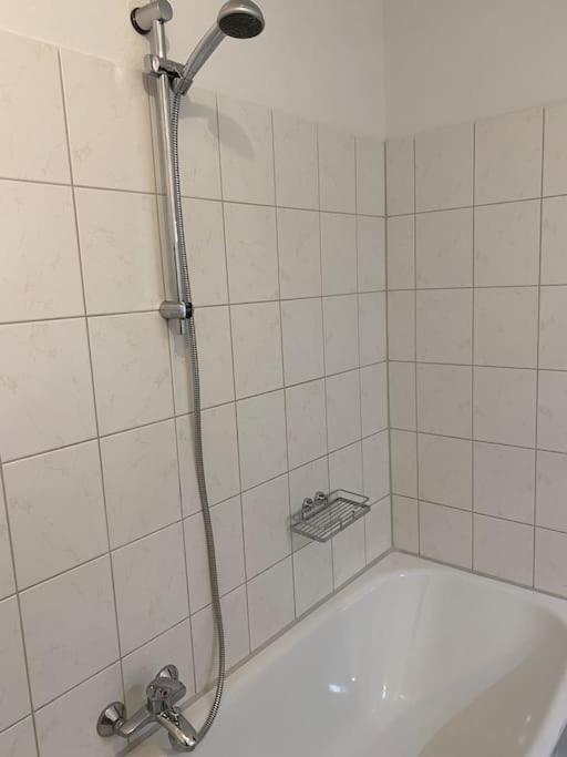 4 Zimmer Wohnung Mit 6 Betten Nahe Hamburg Glinde  Ngoại thất bức ảnh